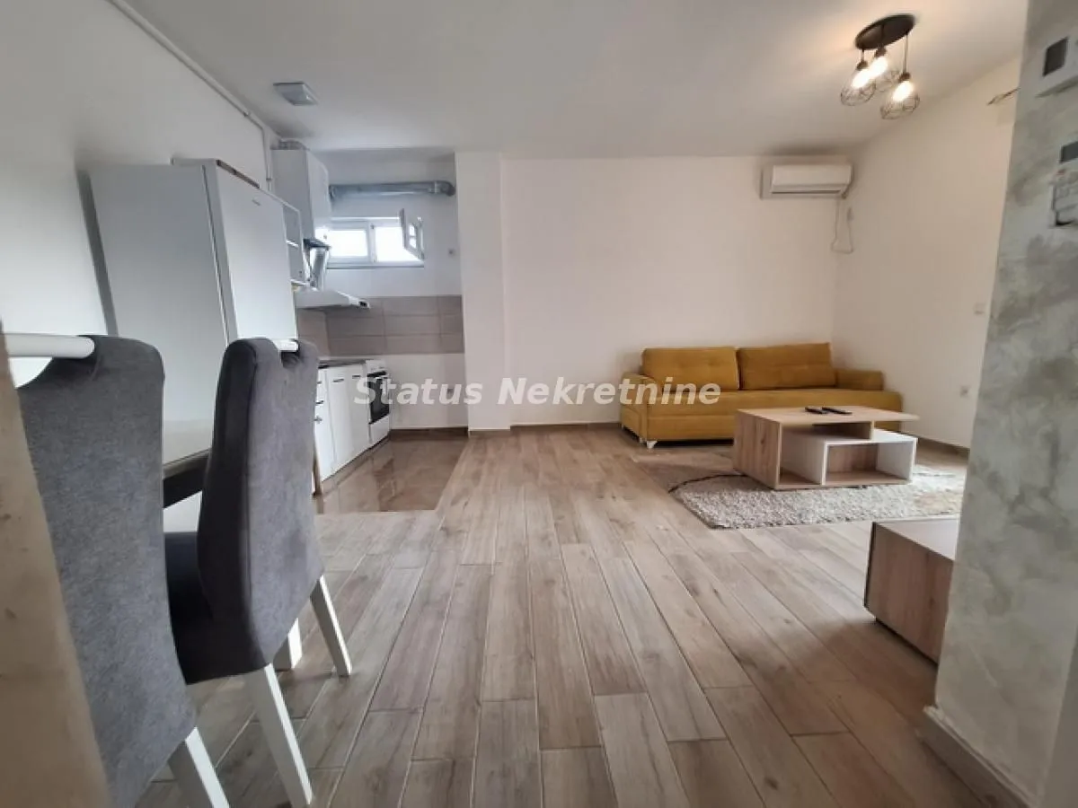Prodaja, jednosoban stan, 45m², Centar, Inđija