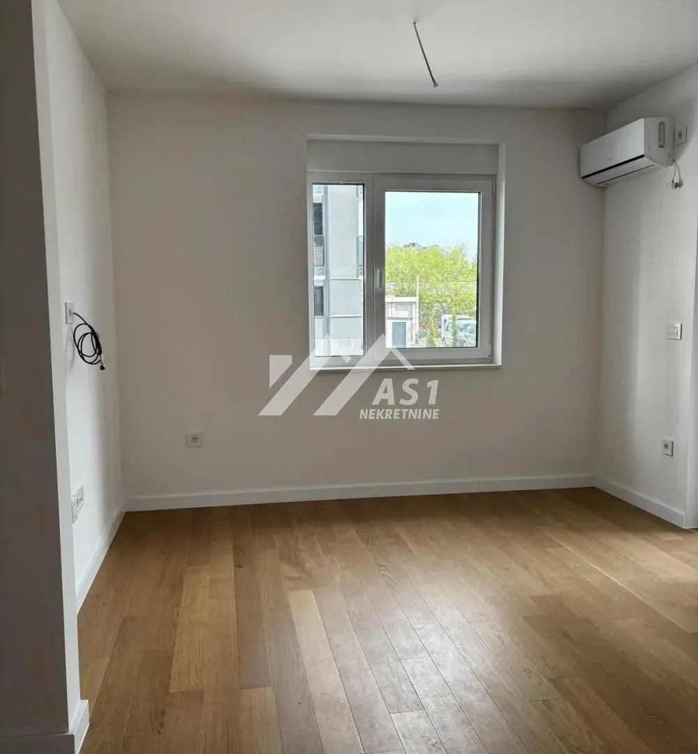 Izdavanje, dvosoban stan, 46m², Bulevar Evrope, Novi Sad Sve Podlokacije
