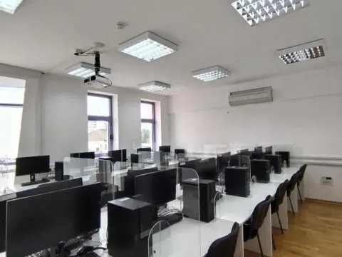 Izdavanje, poslovni prostor, 500m², Adamovićevo Naselje, Novi Sad Sve Podlokacije - image 12