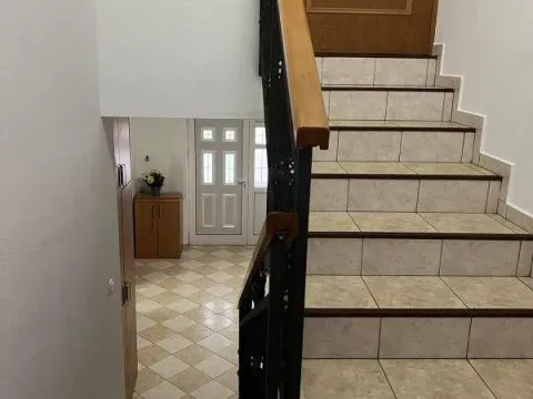 Rent, house, 400m², Zlatica, Podgorica - image 8