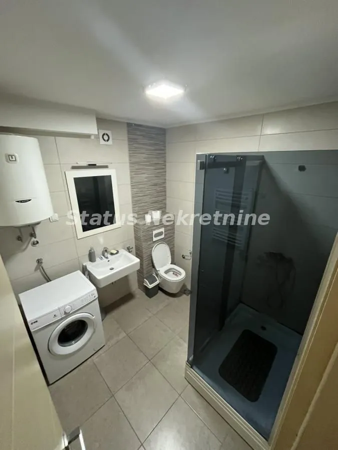 Izdavanje, dvosoban stan, 48m², Bulevar Oslobodjenja, Novi Sad Sve Podlokacije
