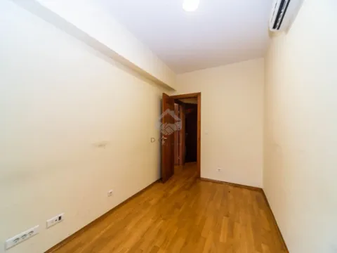 Izdavanje, dvosoban stan, 124m², Centar, Podgorica - image 11