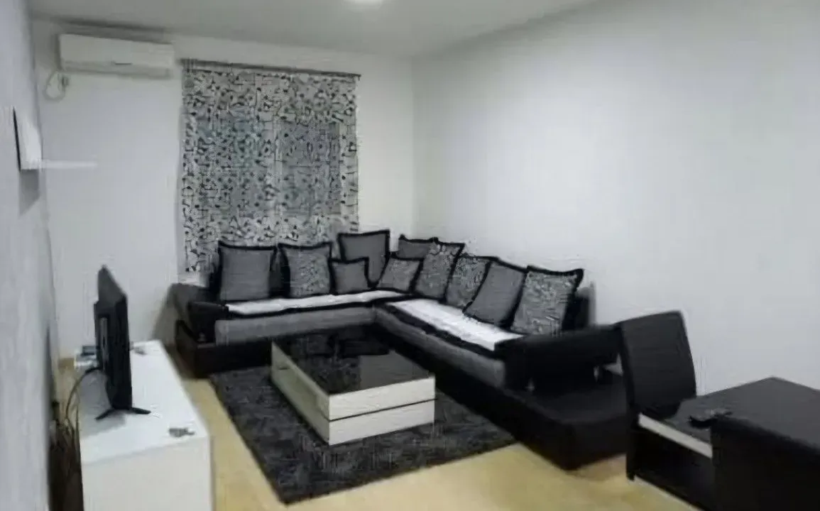 Izdavanje, jednosoban stan, 50m², City Kvart, Podgorica