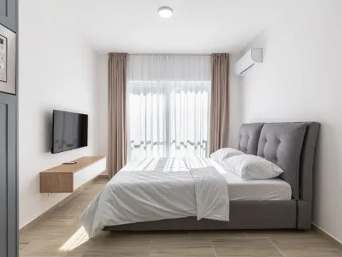 Rent, studio apartment, 22m², Bečići, Budva