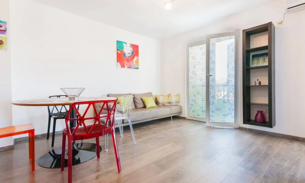 Prodaja, dvosoban stan, 60m², Sveti Stefan, Budva