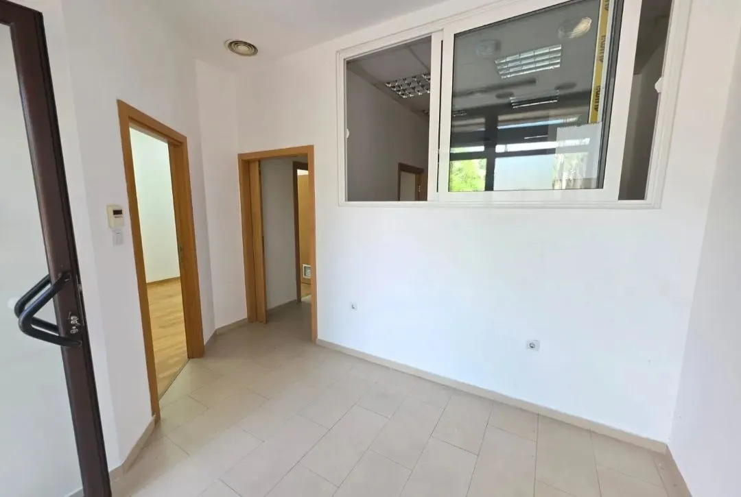 Izdavanje, poslovni prostor, 120m², Preko Morače, Podgorica