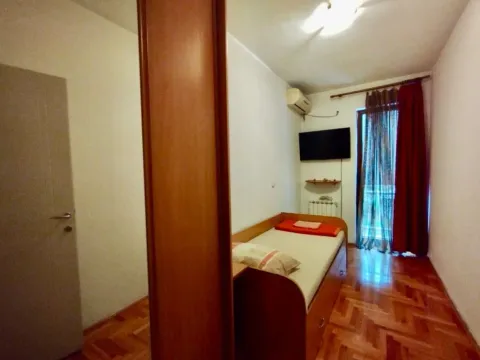 Izdavanje, dvosoban stan, 75m², Preko Morače, Podgorica - image 6