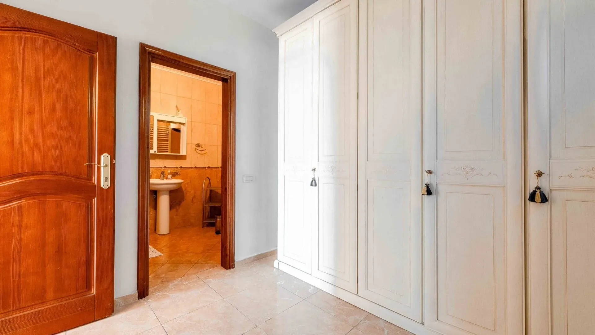Sale, house, 416m², Utjeha, Bar