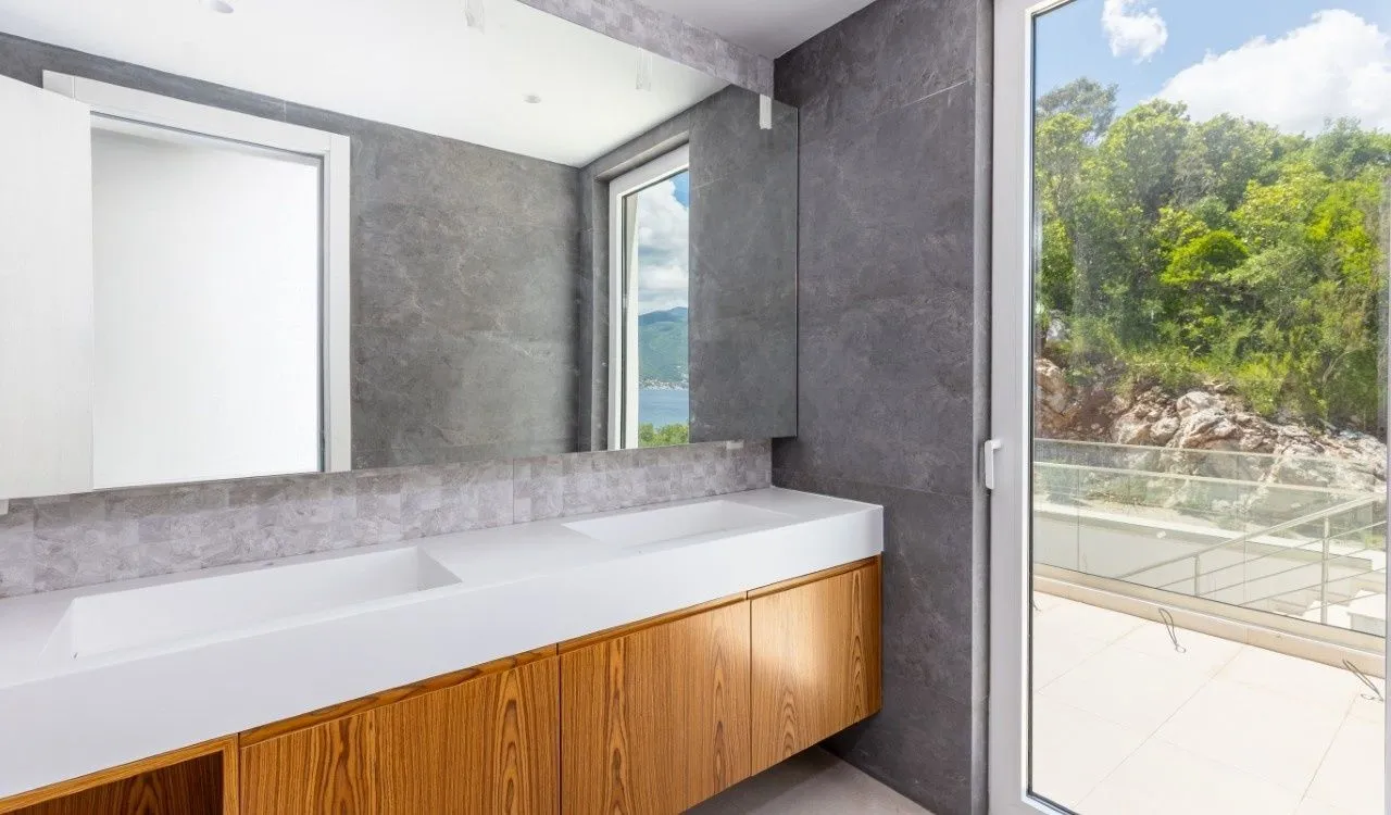 Prodaja, kuća, 328m², Krašići, Tivat