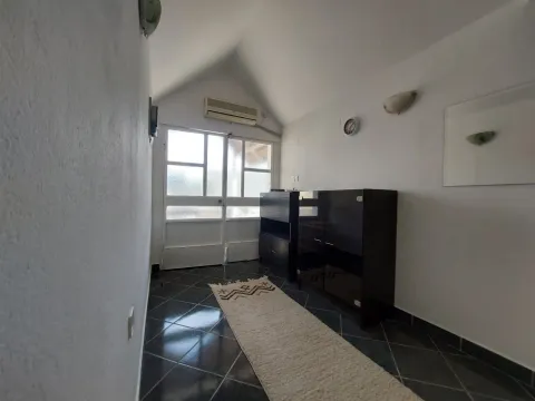 Rent, two bedroom apartment, 70m², Kalimanj, Tivat - image 18