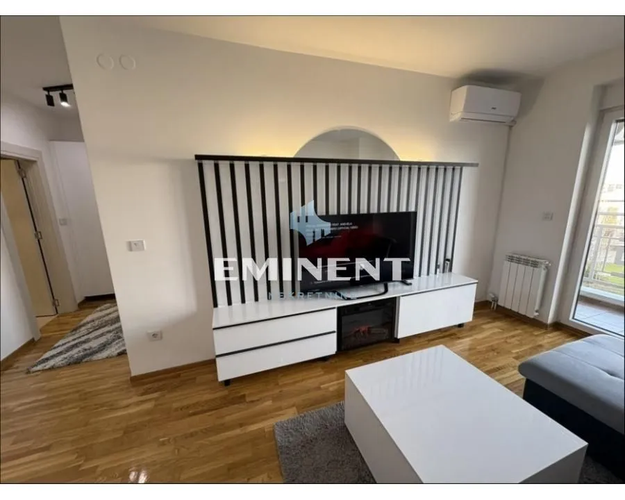 Izdavanje, dvosoban stan, 52m², Hala Pionir, Palilula Sve Podlokacije