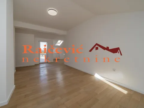 Prodaja, četvorosoban stan, 135m², Pančevo, Srbija - image 17