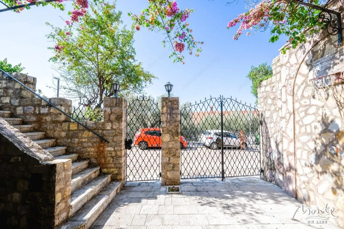 Sale, house, 375m², Sveti Stefan, Budva