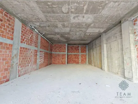 Izdavanje, poslovni prostor, 170m², Kod Capital Plaze, Podgorica - image 5