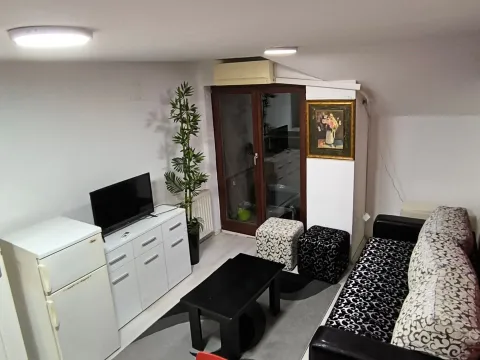 Izdavanje, jednosoban stan, 37m², Centar, Jagodina - image 6