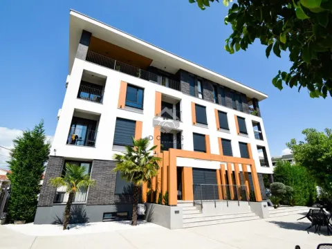 Izdavanje, trosoban stan, 95m², City Kvart, Podgorica - image 3