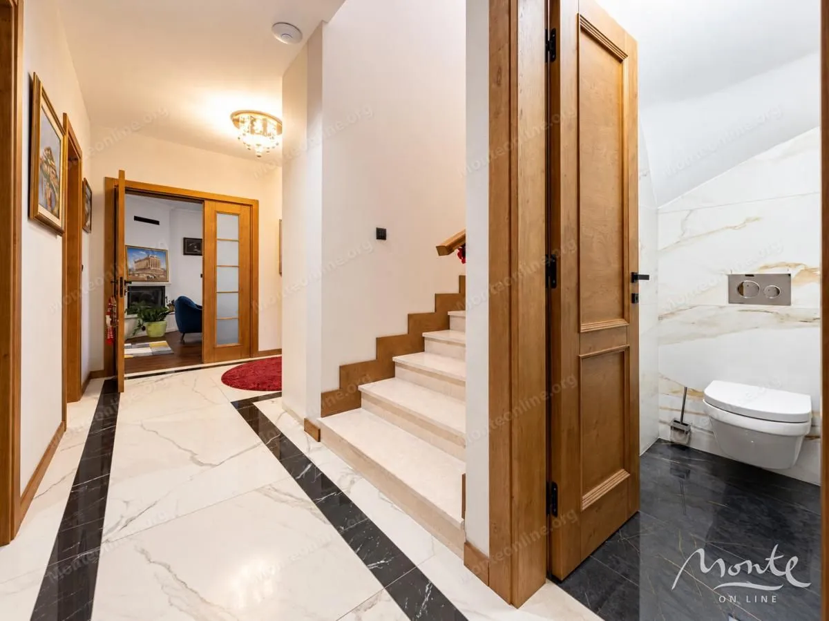 Prodaja, kuća, 166m², Tološi, Podgorica