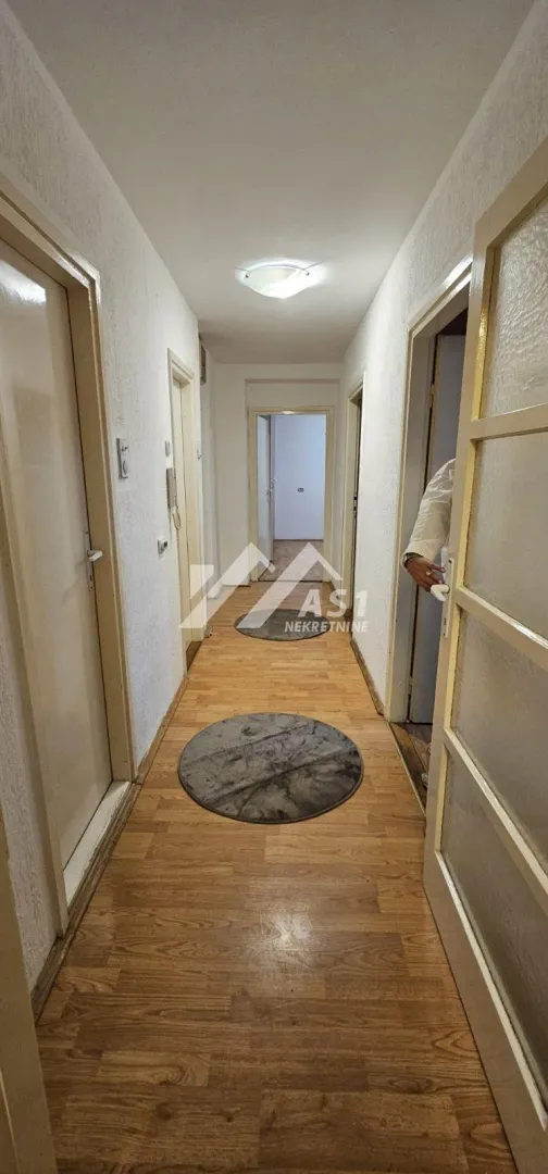Izdavanje, trosoban stan, 66m², Bulevar Oslobodjenja, Novi Sad Sve Podlokacije
