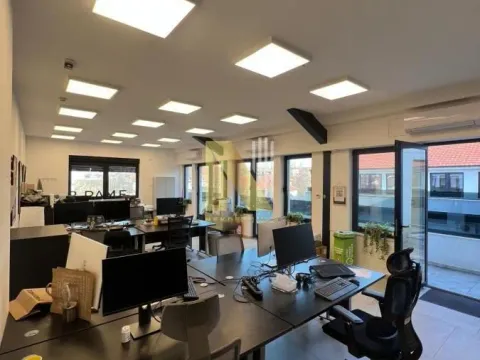 Izdavanje, poslovni prostor, 584m², Centar, Novi Sad - image 16