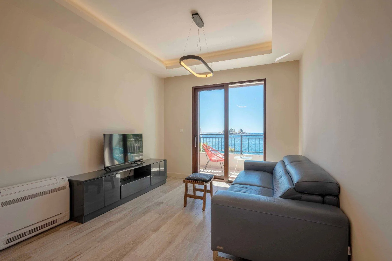 Sale, one bedroom apartment, 46m², Petrovac, Budva