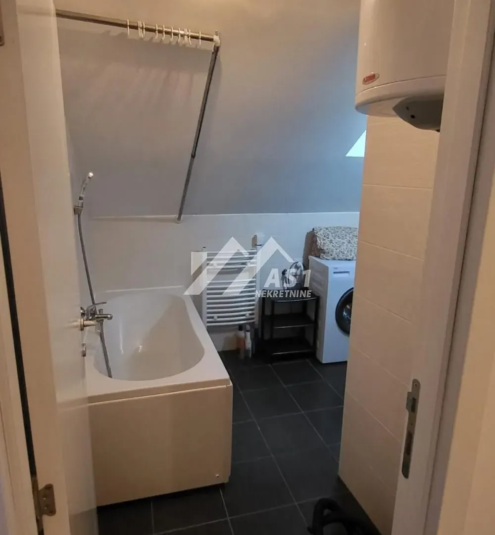 Izdavanje, jednosoban stan, 30m², Bulevar patrijarha Pavla, Novi Sad Sve Podlokacije