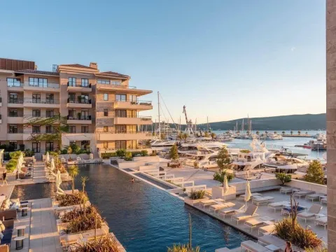 Prodaja, jednosoban stan, 80m², Porto Montenegro, Tivat - image 2