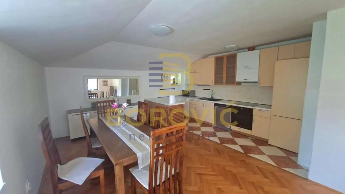 Izdavanje, trosoban stan, 100m², Senjak, Beograd