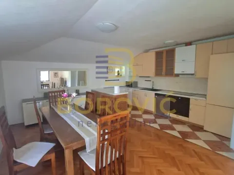 Izdavanje, trosoban stan, 100m², Senjak, Beograd - image 4