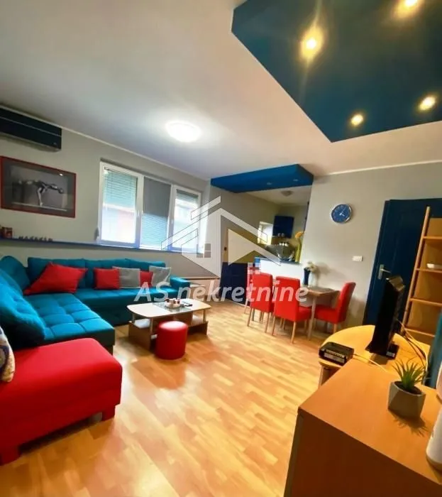 Izdavanje, dvosoban stan, 48m², Stari Grad, Beograd