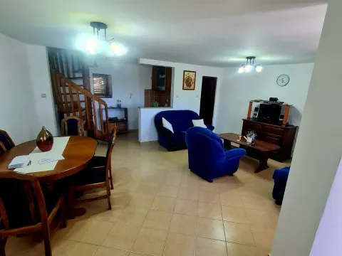 Izdavanje, kuća, 90m², Tripovići, Tivat - image 2