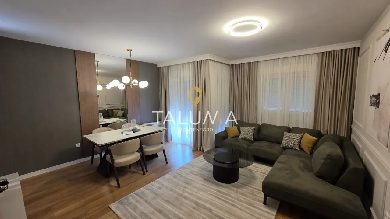 Izdavanje, dvosoban stan, 80m², Central Point, Podgorica