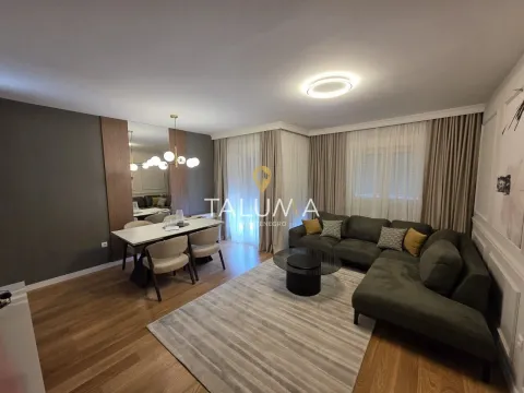 Izdavanje, dvosoban stan, 80m², Central Point, Podgorica