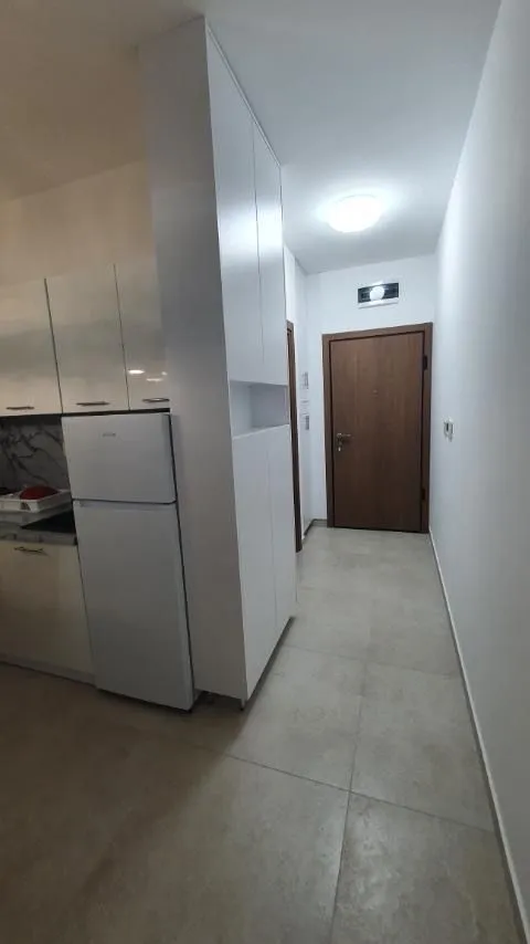 Izdavanje, garsonjera, 30m², Centar, Budva