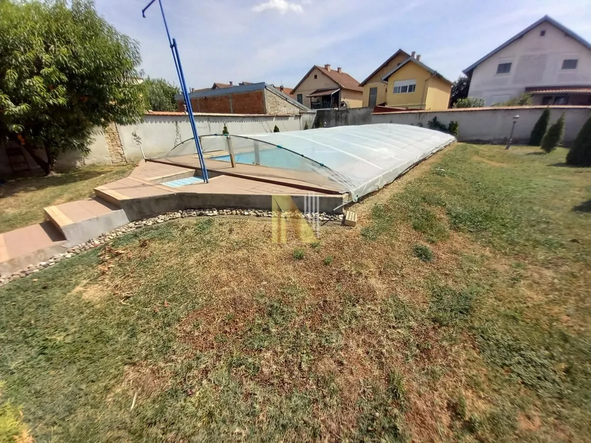Prodaja, kuća, 272m², Bela Palanka, Srbija