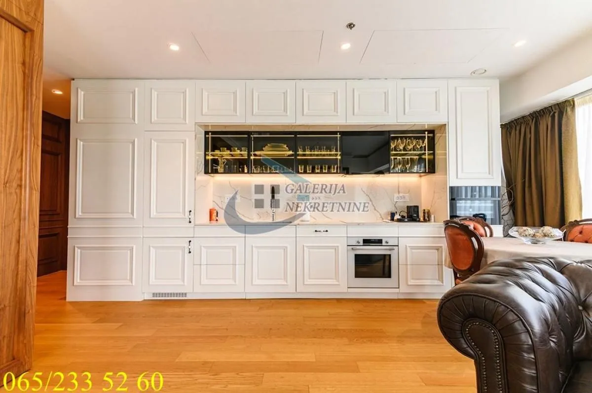 Prodaja, trosoban stan, 95m², Novi Beograd Blok 65, Novi Beograd Sve Podlokacije