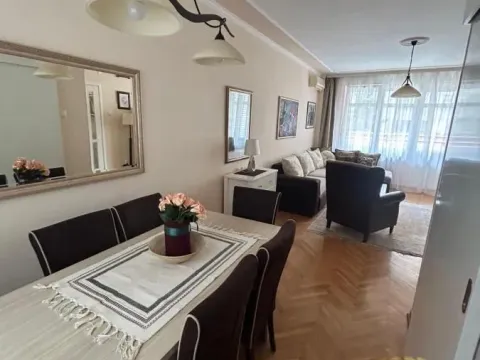 Rent, two bedroom apartment, 68m², Savski Venac, Beograd - image 7