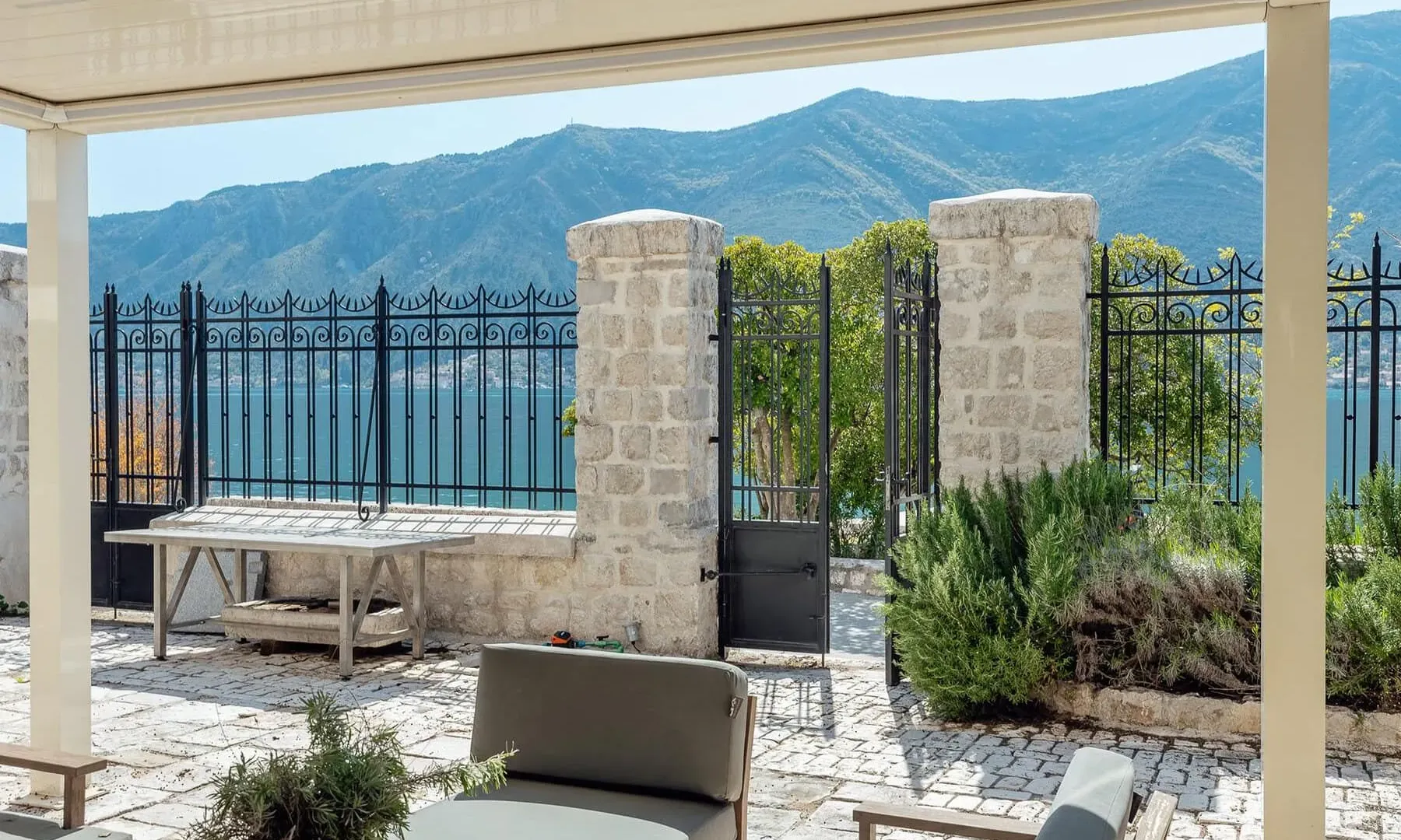Sale, house, 490m², Dobrota, Kotor