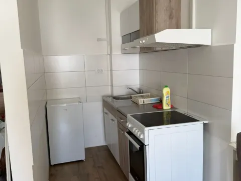 Izdavanje, jednosoban stan, 36m², Stari Aerodrom, Podgorica - image 4