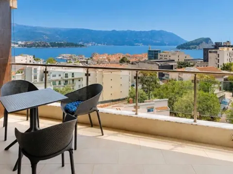 Sale, one bedroom apartment, 49m², Gospoština, Budva - image 11