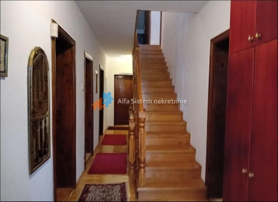 Izdavanje, kuća, 330m², Savski Venac, Beograd