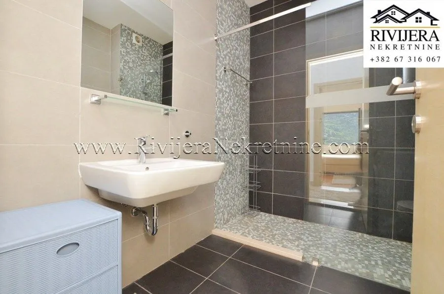 Prodaja, dvosoban stan, 96m², Morinj, Kotor