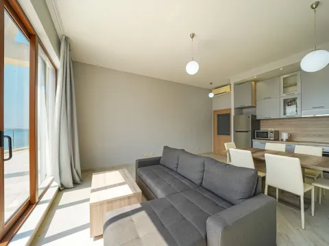 Prodaja, dvosoban stan, 96m², Bečići, Budva
