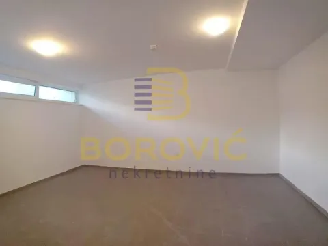 Izdavanje, kuća, 300m², Savski Venac, Beograd - image 16