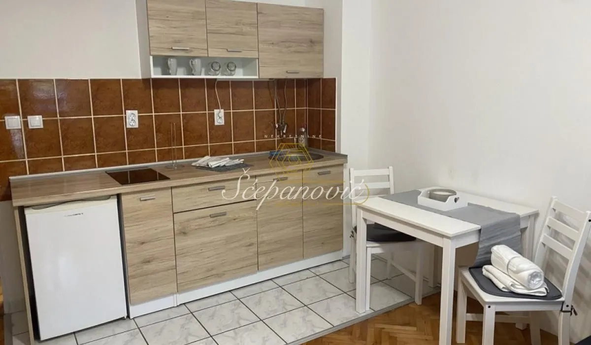 Prodaja, stan, 27m², Rotkvarija, Novi Sad Sve Podlokacije