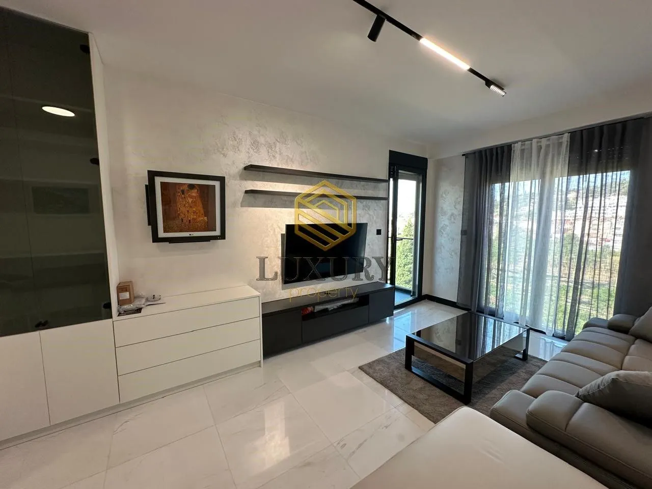 Prodaja, jednosoban stan, 45m², Obala Morače, Podgorica