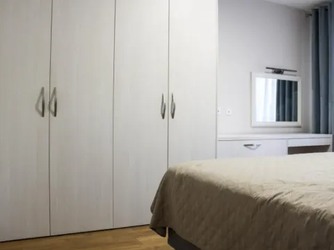 Izdavanje, dvosoban stan, 100m², Centar, Tivat - image 4