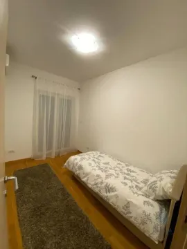 Rent, three bedroom apartment, 120m², City Kvart, Podgorica - image 7