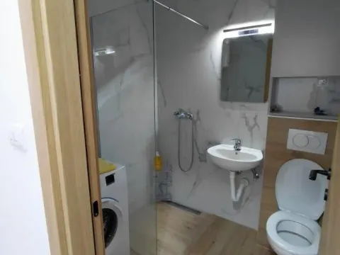 Rent, two bedroom apartment, 58m², Novi Sad, Srbija - image 6