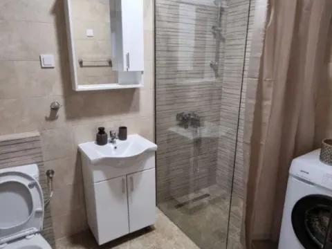 Izdavanje, jednosoban stan, 50m², Zelenika, Podgorica - image 6