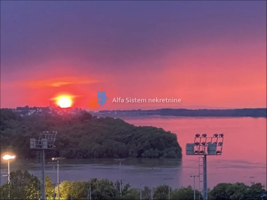 Rent, three bedroom apartment, 193m², Stari Grad, Beograd